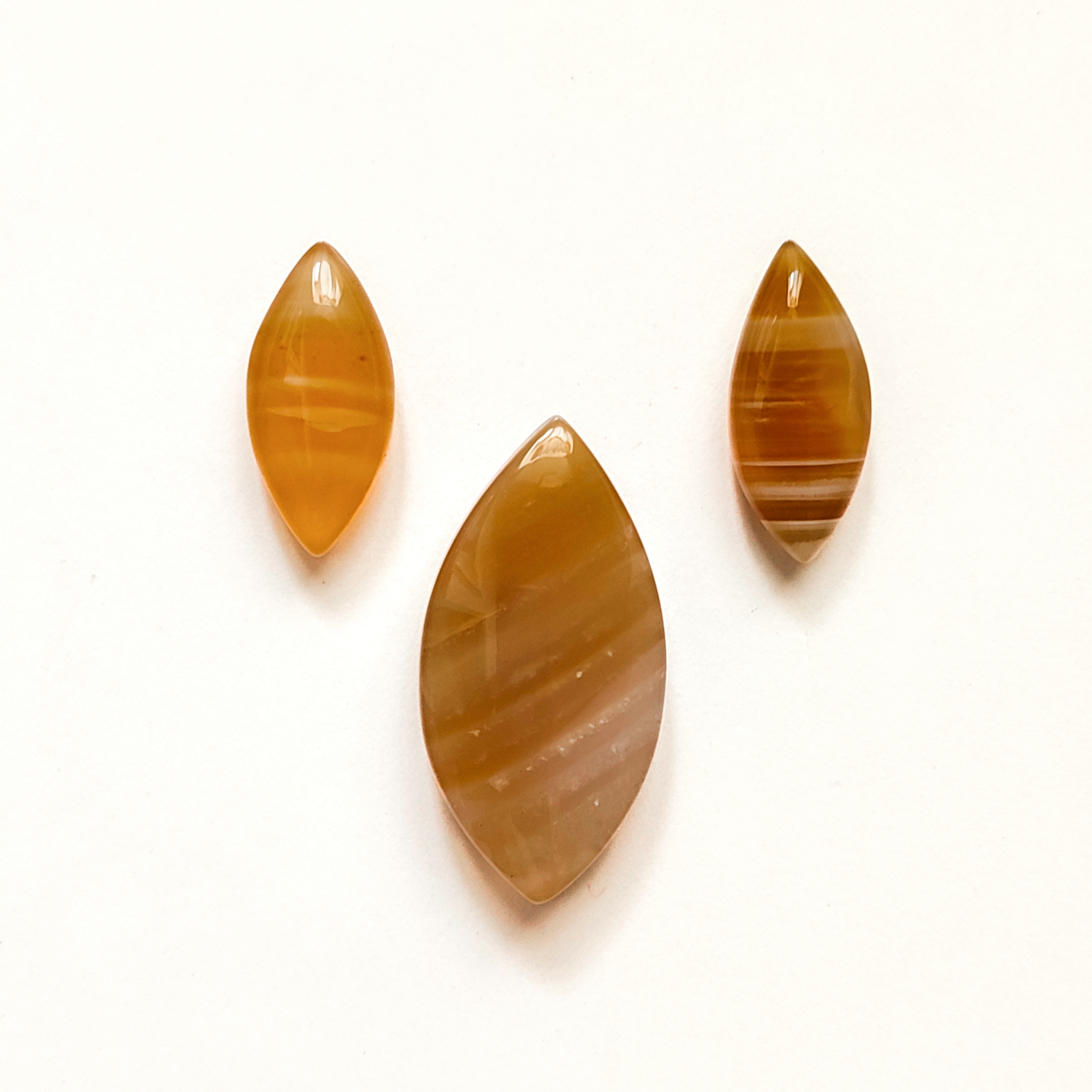 نیمست عقیق عسلی