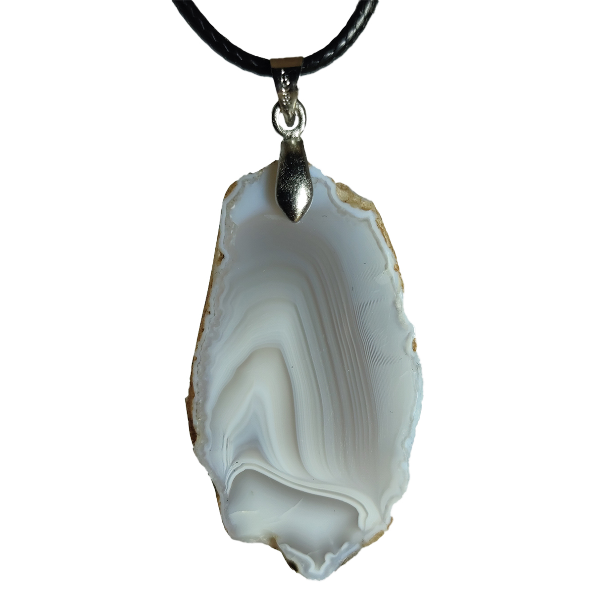 گردن‌آویز طبیعی عقیق سلیمانی با رگه‌های قهوه‌ای و طرح منحصر‌به‌فرد