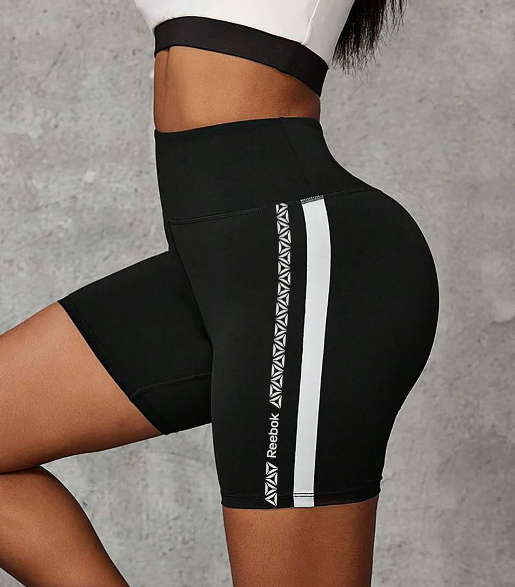 شورتک ورزشی