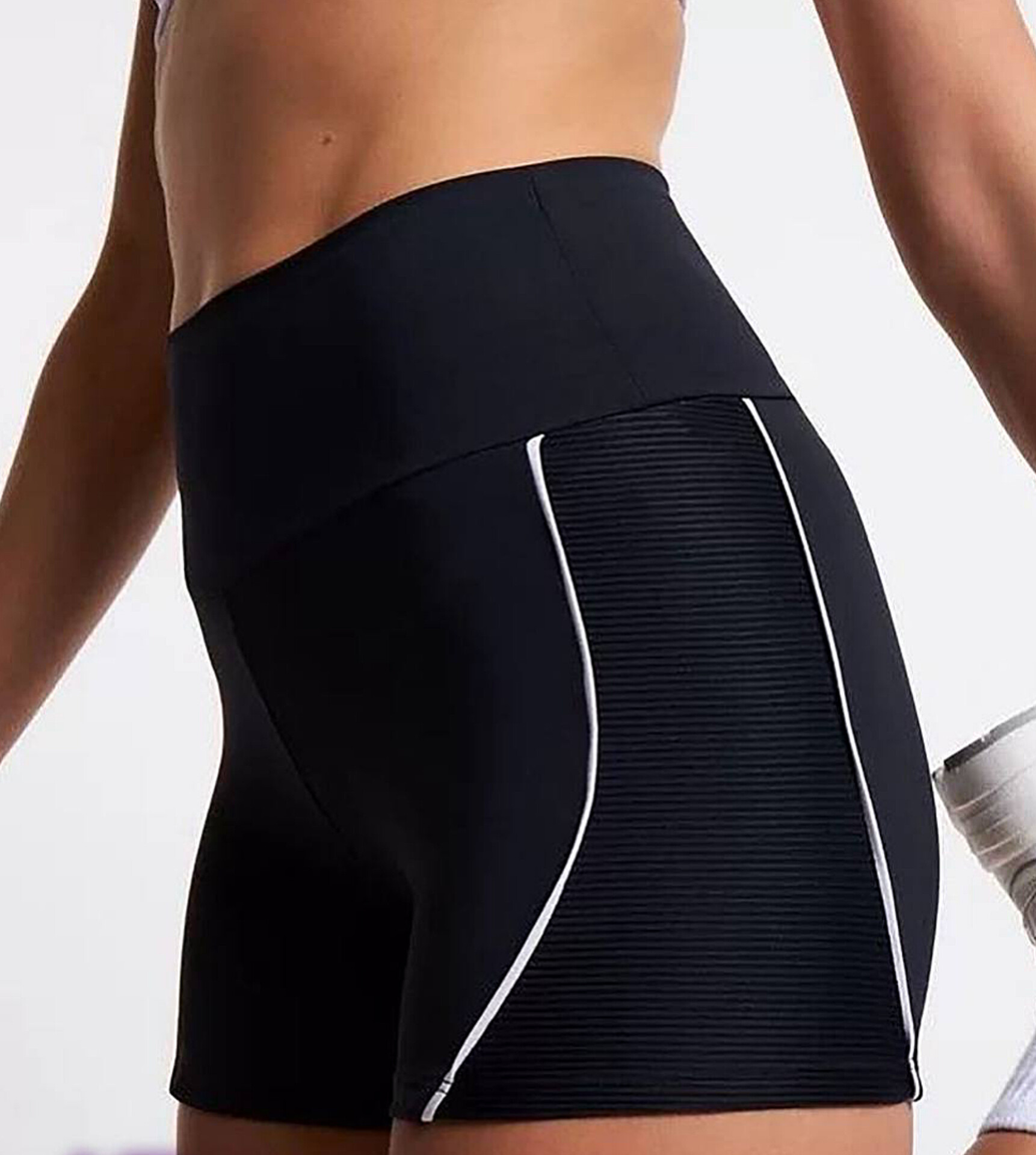 شورتک ورزشی