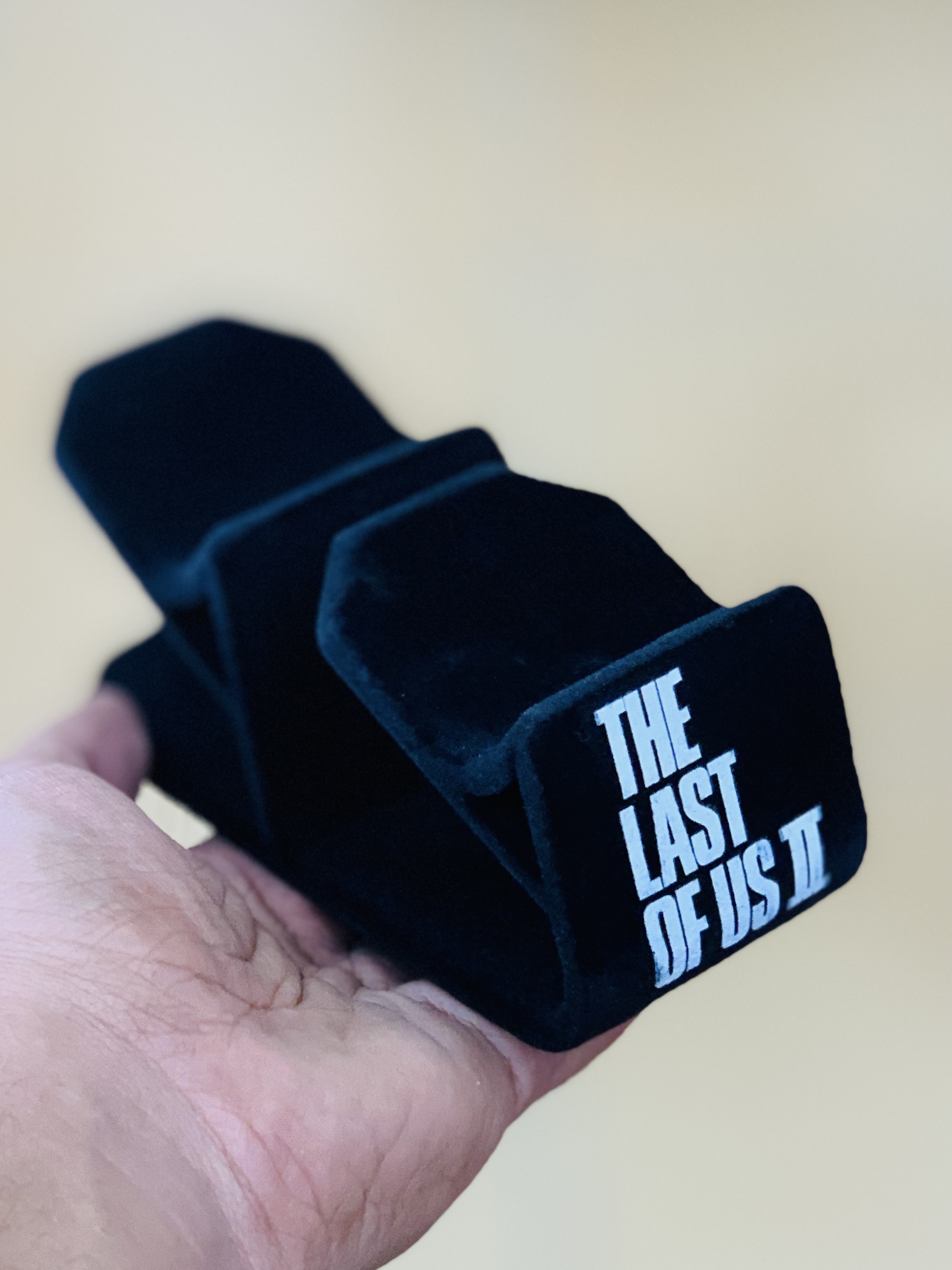 استند نگهدارنده دسته روکش مخمل