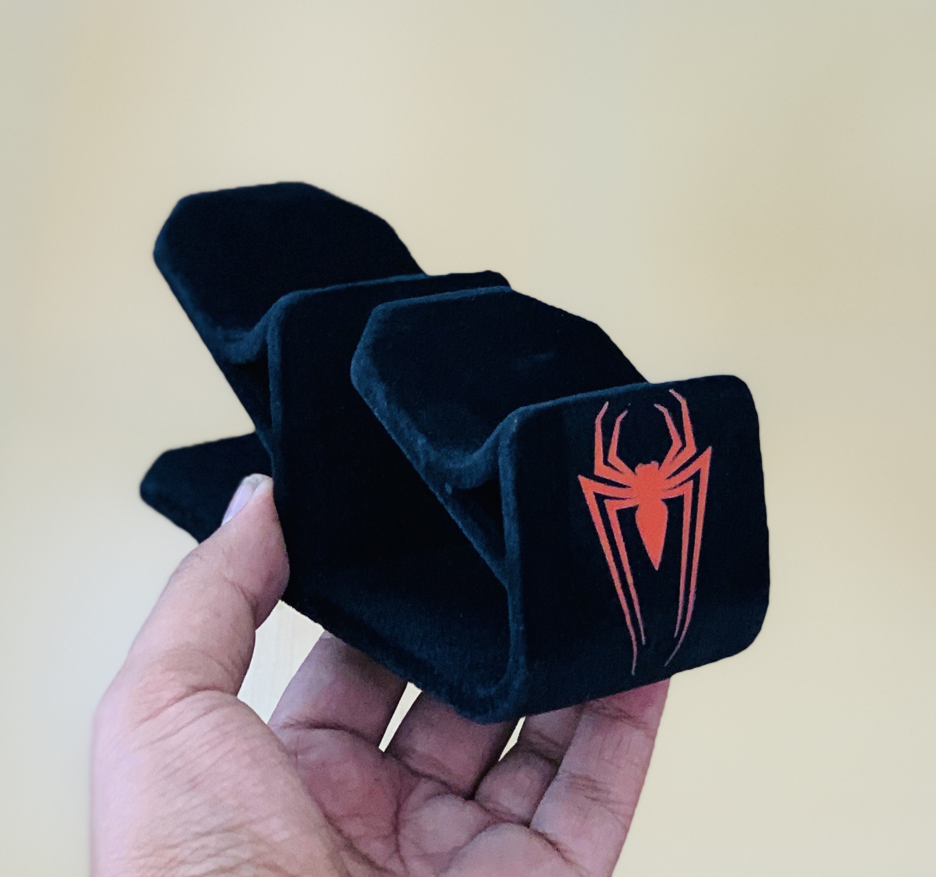 استند نگهدارنده دسته روکش مخمل