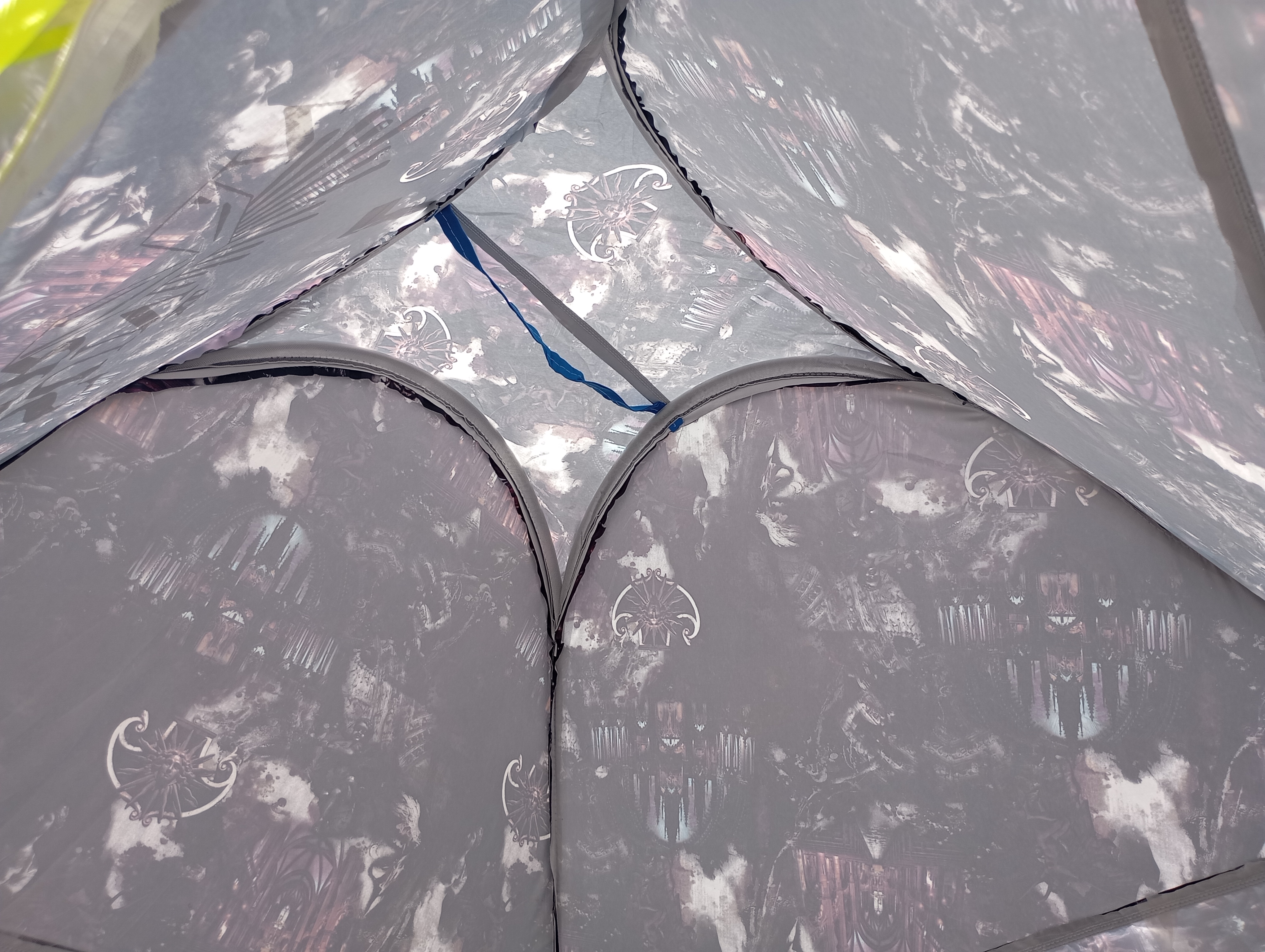 چادر مسافرتی پشت لاستیک