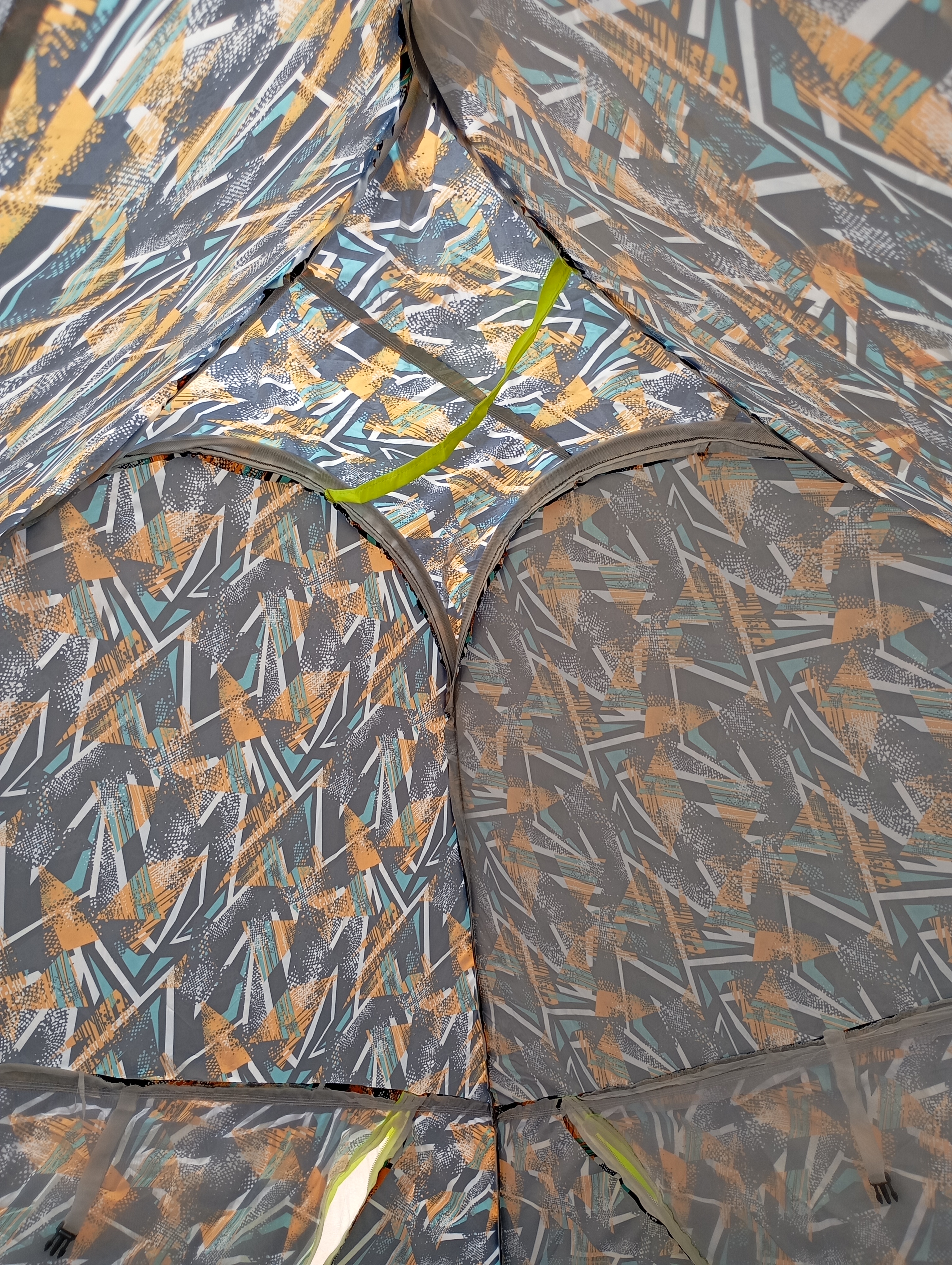 چادر مسافرتی پشت لاستیک