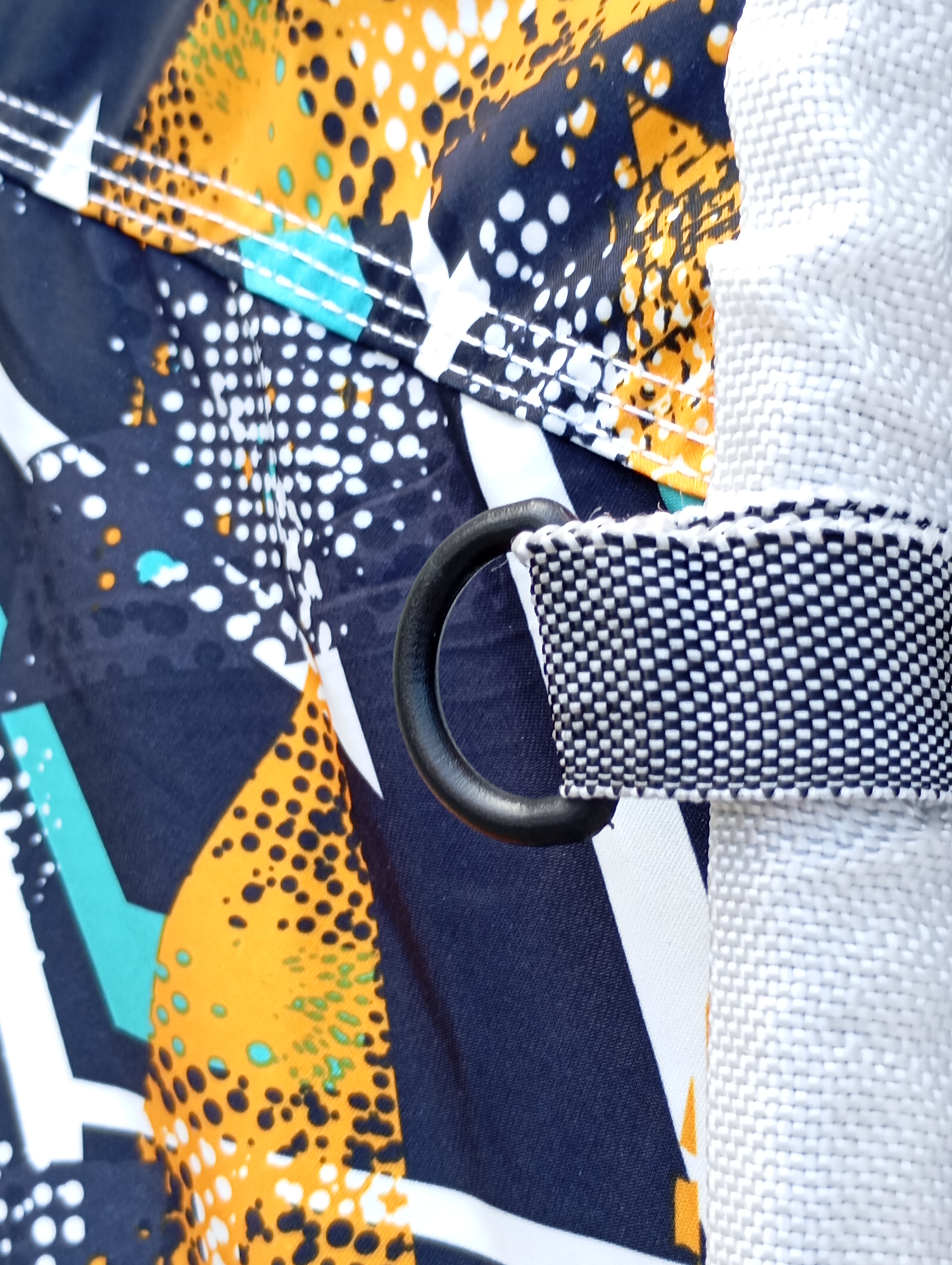 چادر مسافرتی پشت لاستیک