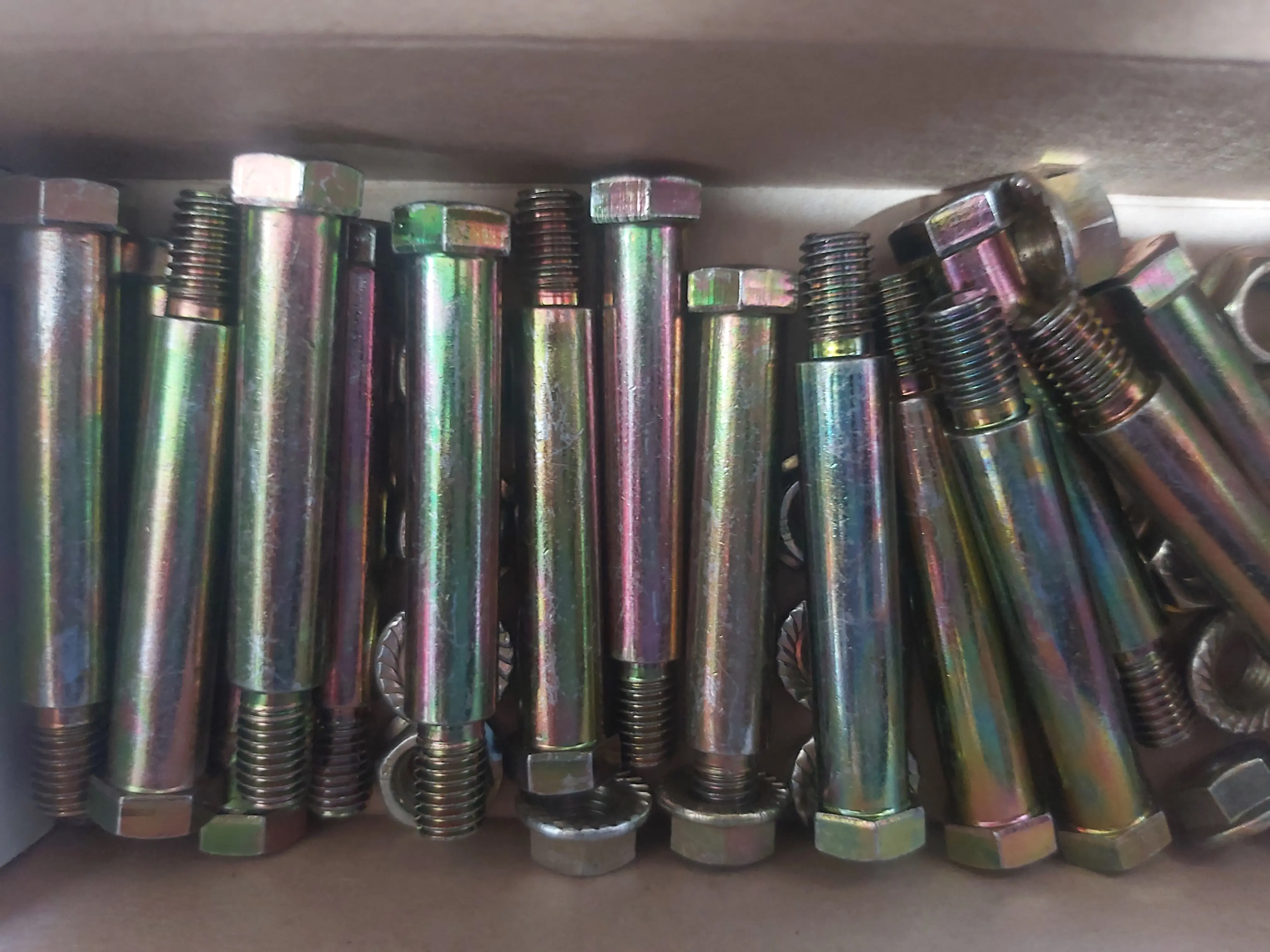 پیچ و مهره اهرم دسته دنده (لیوردنده) پراید تیبا ساینا کوئیک