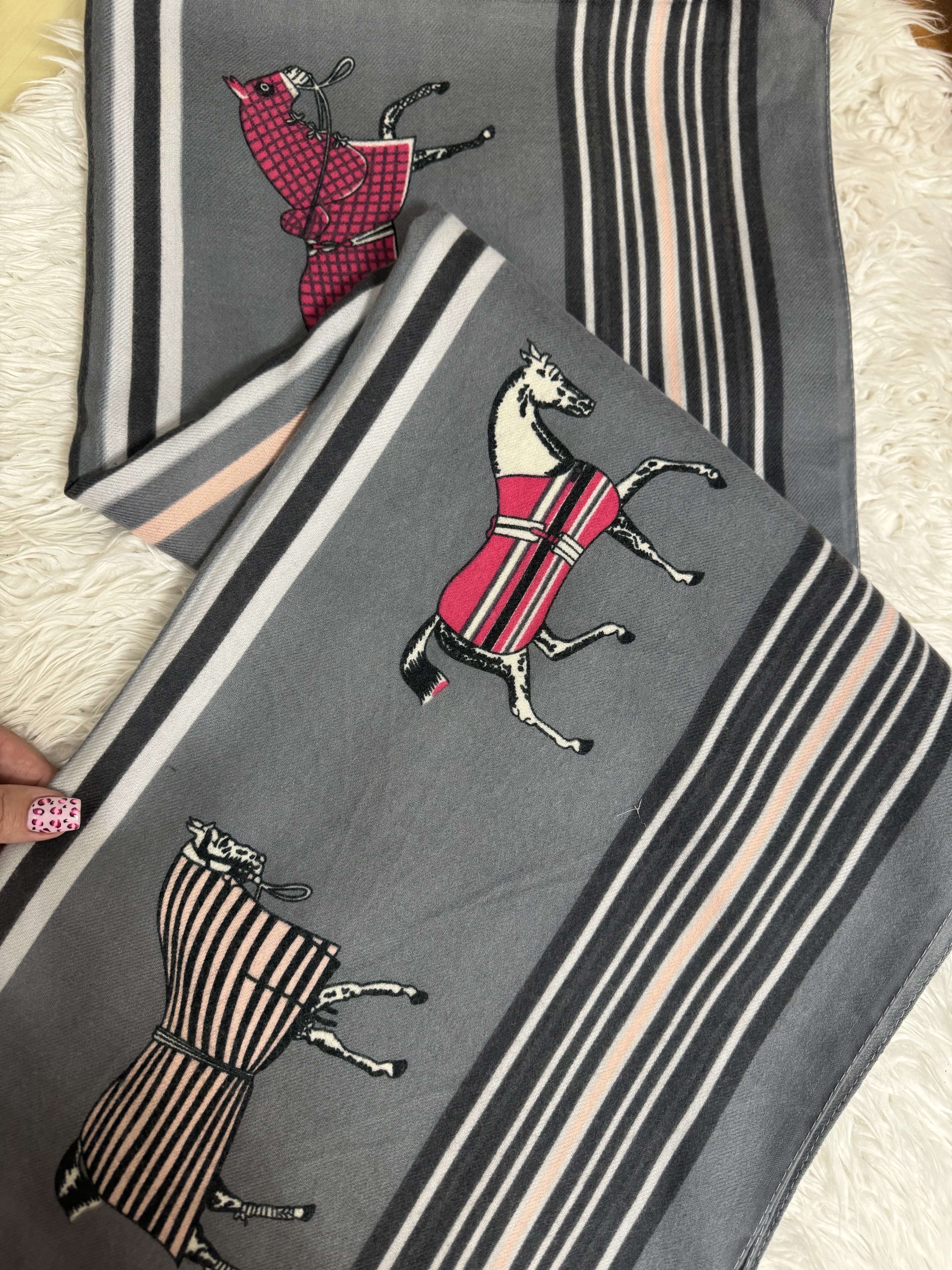 شال موهر هرمس