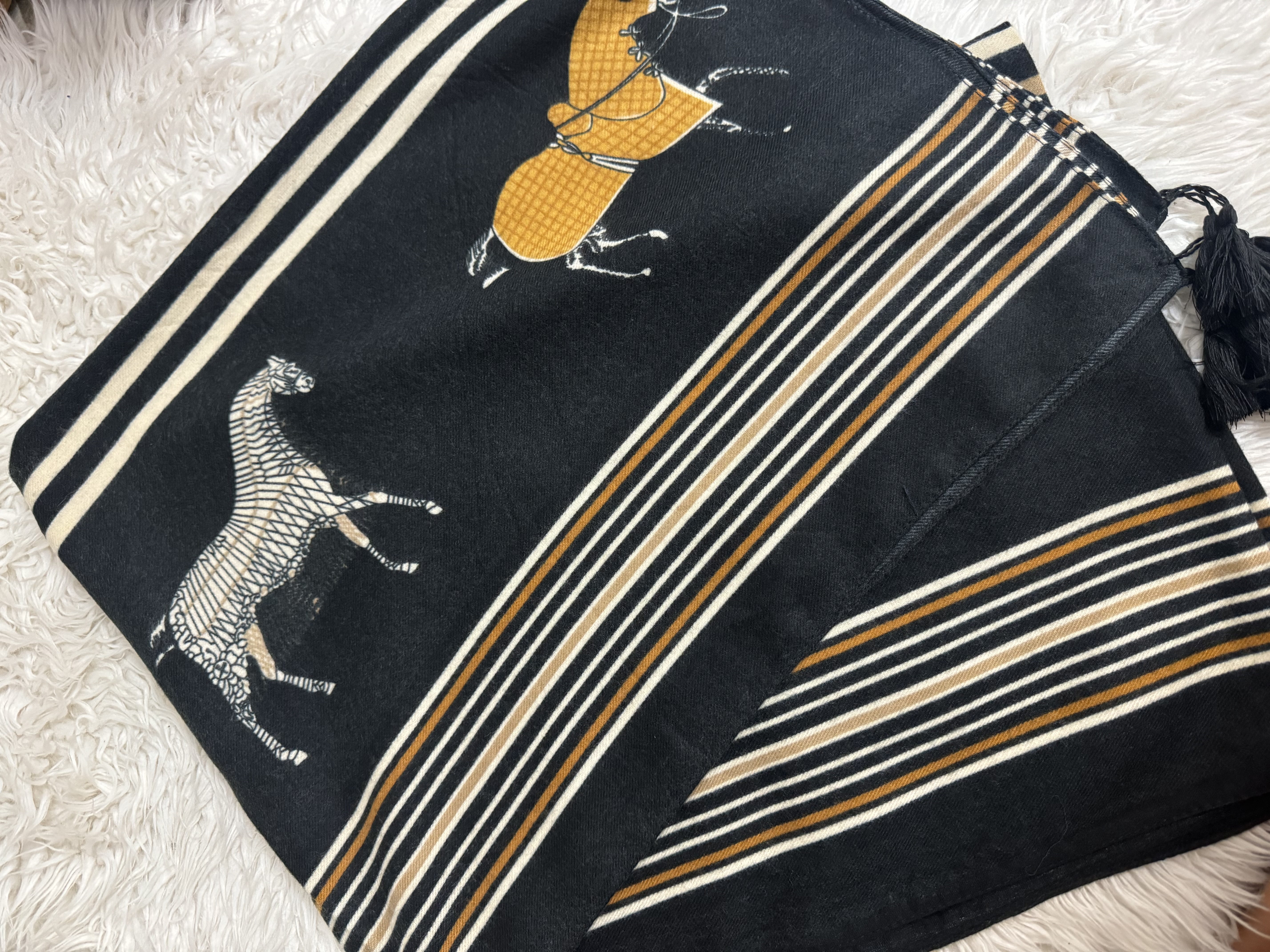 شال موهر هرمس