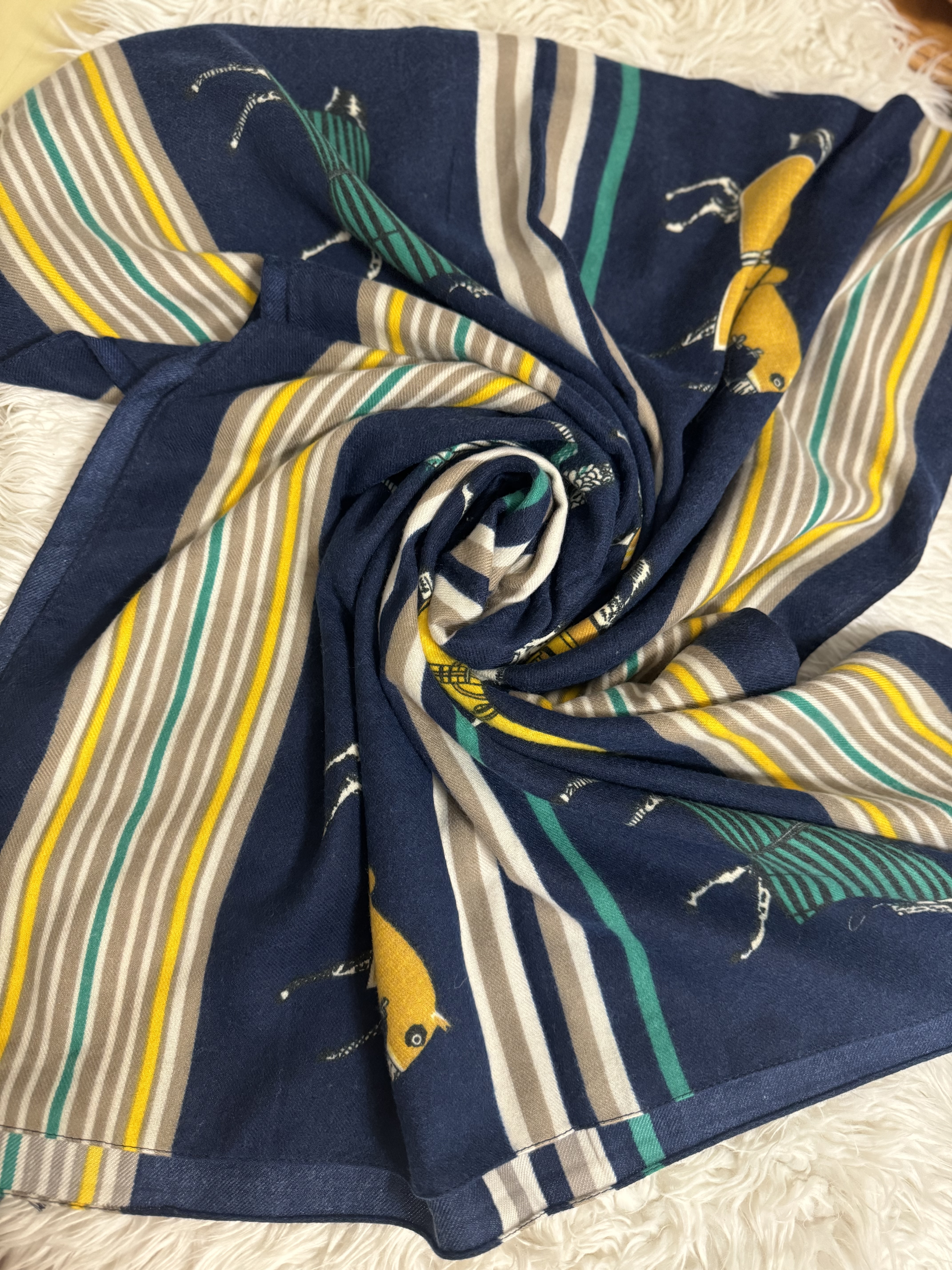 شال موهر هرمس