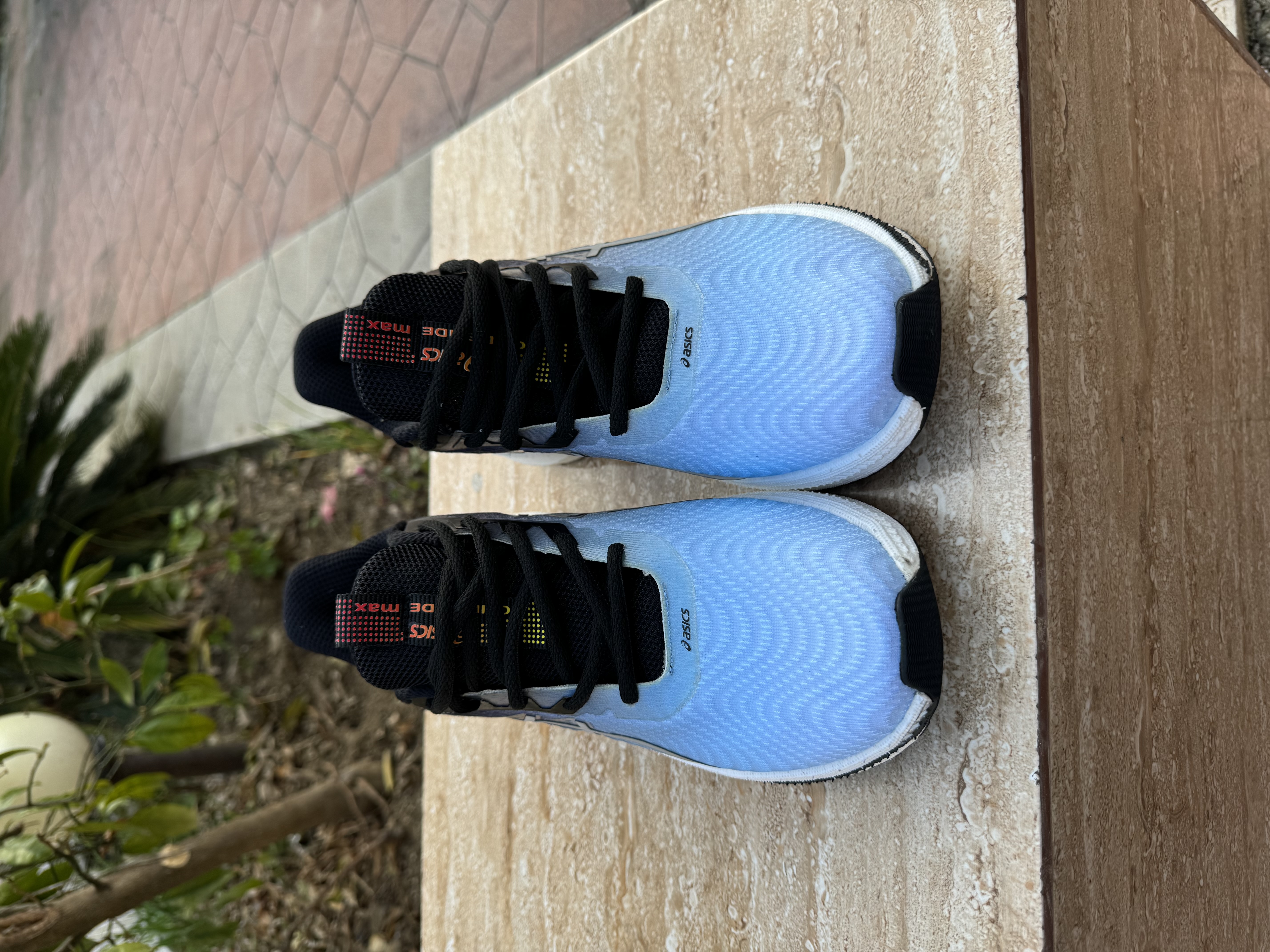 کتونی راحتی اسیکس