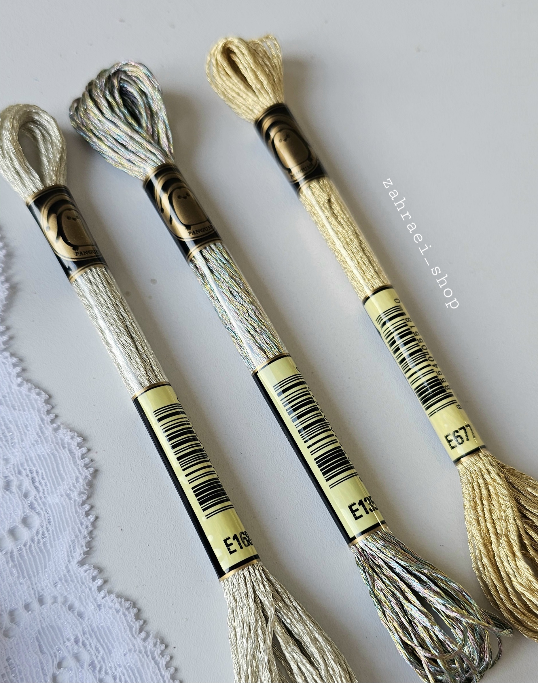 نخ زری دار منگوئن