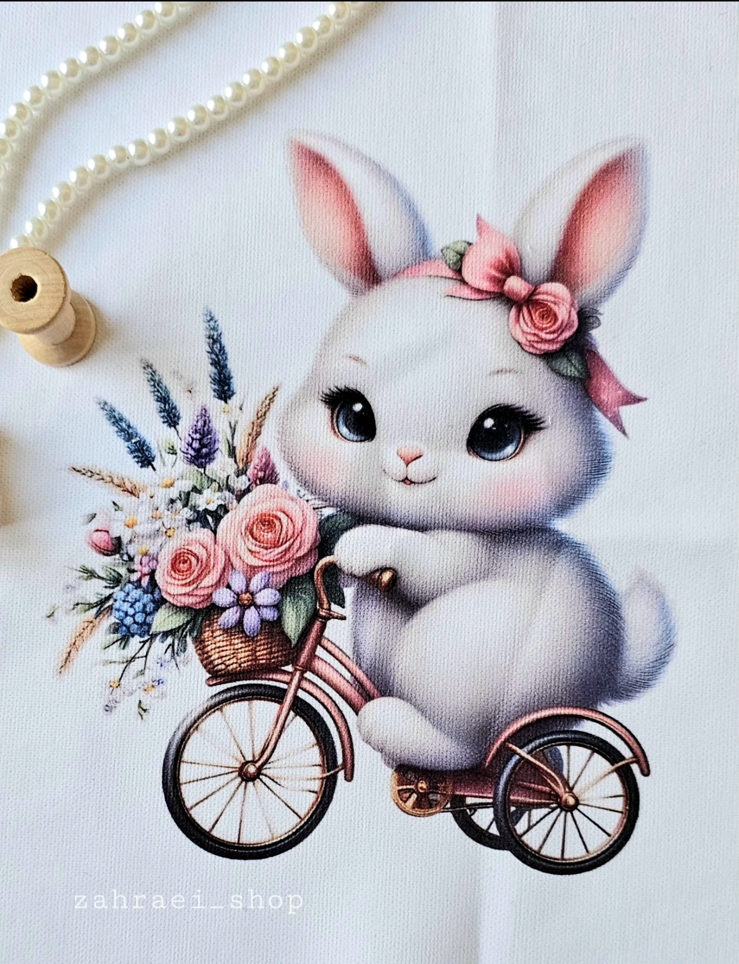 طرح چاپی خرگوش دوچرخه سوار پارچه مخمل هازان به همراه کارگاه