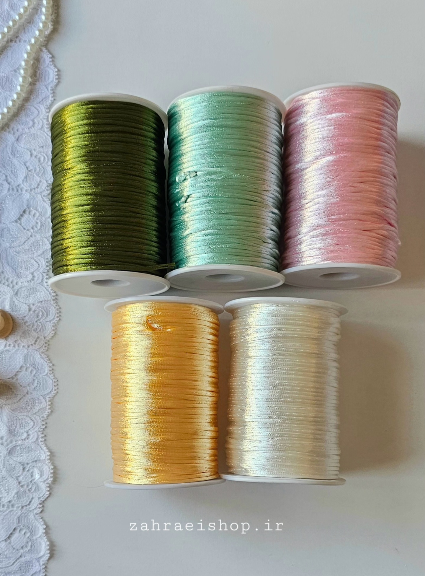 قیطون ماکارونی در رنگبندی